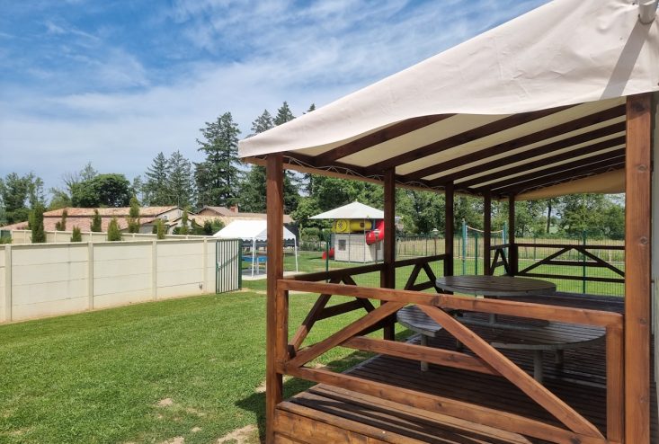 Accès_privatif_aire_de_jeux_cottage_moulin_de_la_brevette_hôtel